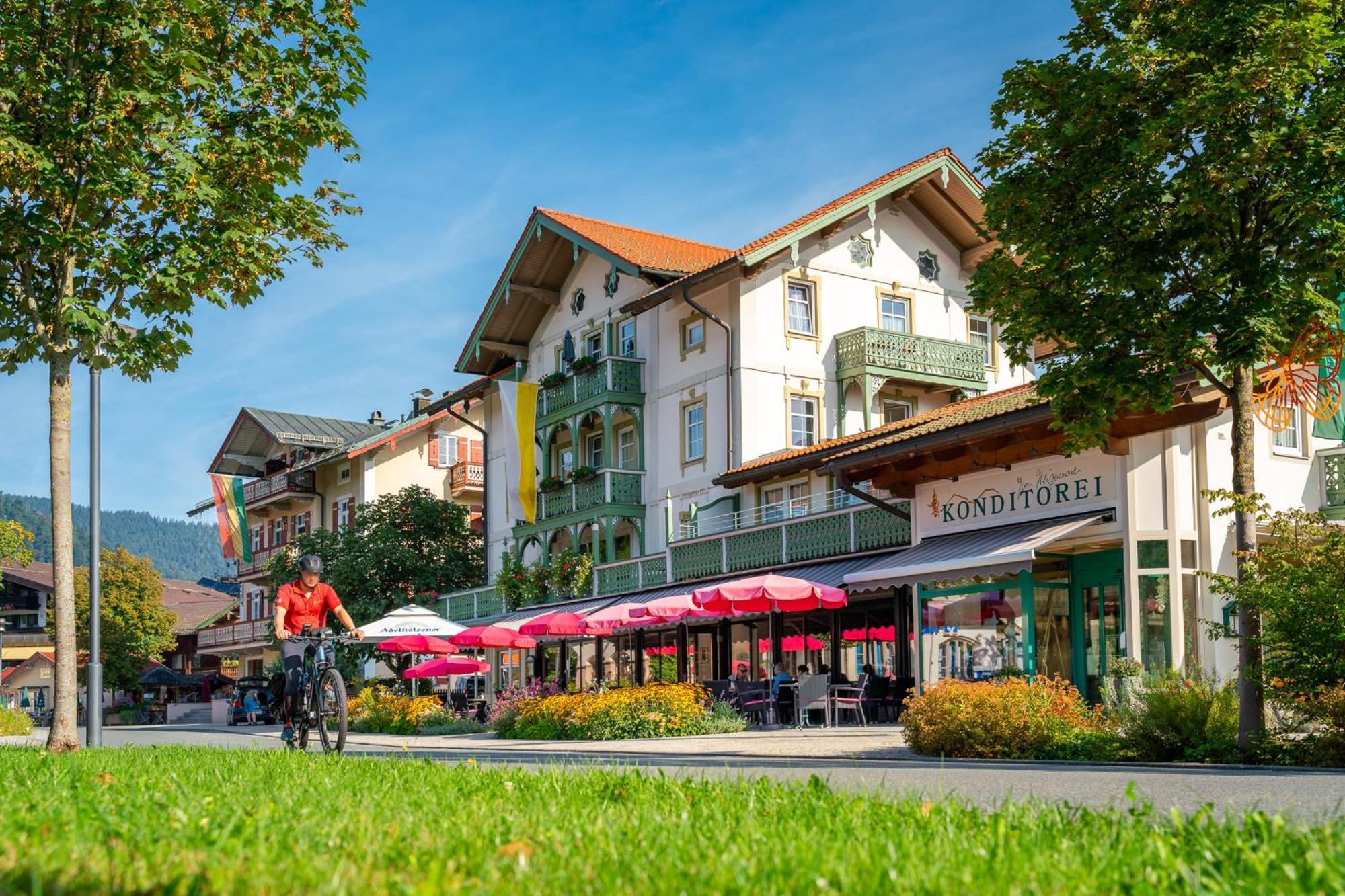 Cafe Chiemgau Und Gaestehaus Рупольдинг Экстерьер фото